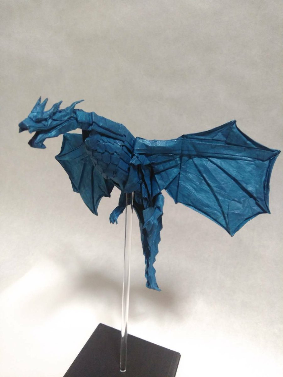 Under18_Origami's tweet photo. #JTOU創作コンテスト
④ヴィセーリオン -viserion-
【作者コメント】
『ゲームオブスローンズ』に出てきたドラゴンをモチーフにしました。
折り紙を始めた頃からドラゴンを作ることが自分の目標だったので、折れて嬉しいです。 https://t.co/28EZ2bJbZH
