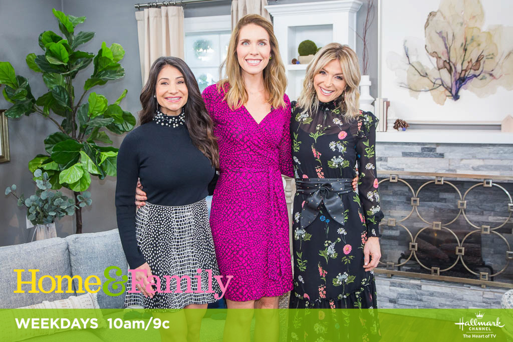 HomeandFamilyTV's tweet photo. Learn how to set mindful goals that will unlock your best life yet with Elizabeth Pearson’s (@CoachElizabeth1) latest book #HowToGetUnstuck. Give it a read: https://t.co/kFDVIplet4 https://t.co/DPOaeO98S6