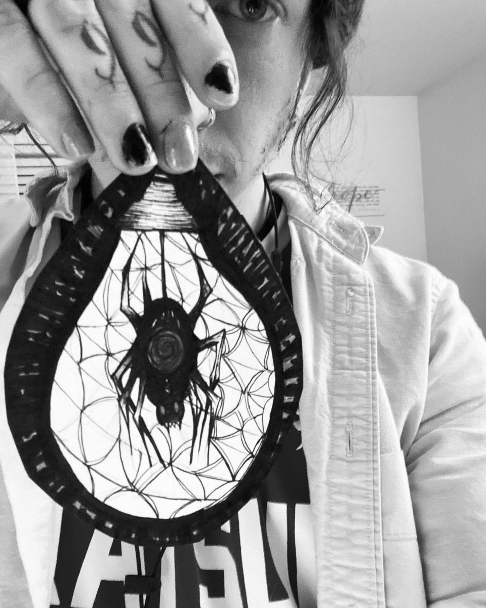 llumii_'s tweet photo. cagęd 🕷🌙 https://t.co/C6Hboz7Ocd