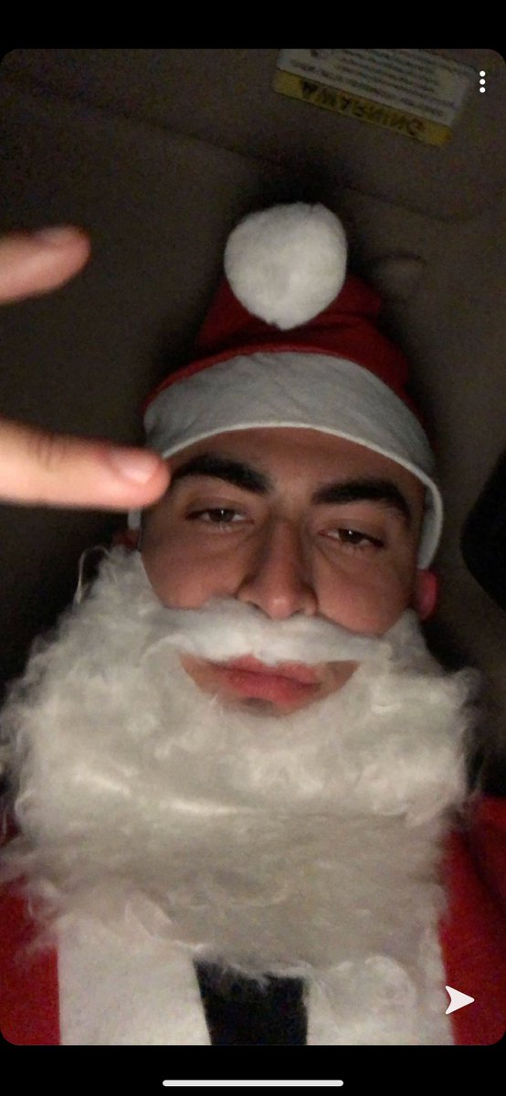 cherre22's tweet photo. #MCO435 here is a picture I think describes me very well! This is because I think it shows my sense of humor as well as my love for the holidays! https://t.co/aRllf1BGzf