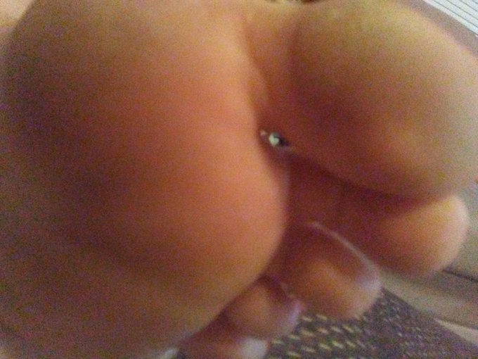 don't judge me by dirty feet #momhardatwork #beastmode https://t.co/oFHWt6BXrX<a href="/tag/momhardatwork"class="tags">#momhardatwork</a><a href="/tag/beastmode"class="tags">#beastmode</a>