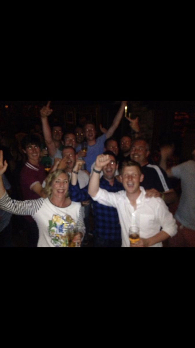 mur_pat's tweet photo. @john_murphy5 @kingratom @KPhelanDeise @pfcenglish @GaryHurley93 Spot the Open Champ @ShaneLowryGolf after a win at the Island https://t.co/MI3IXHJfbx