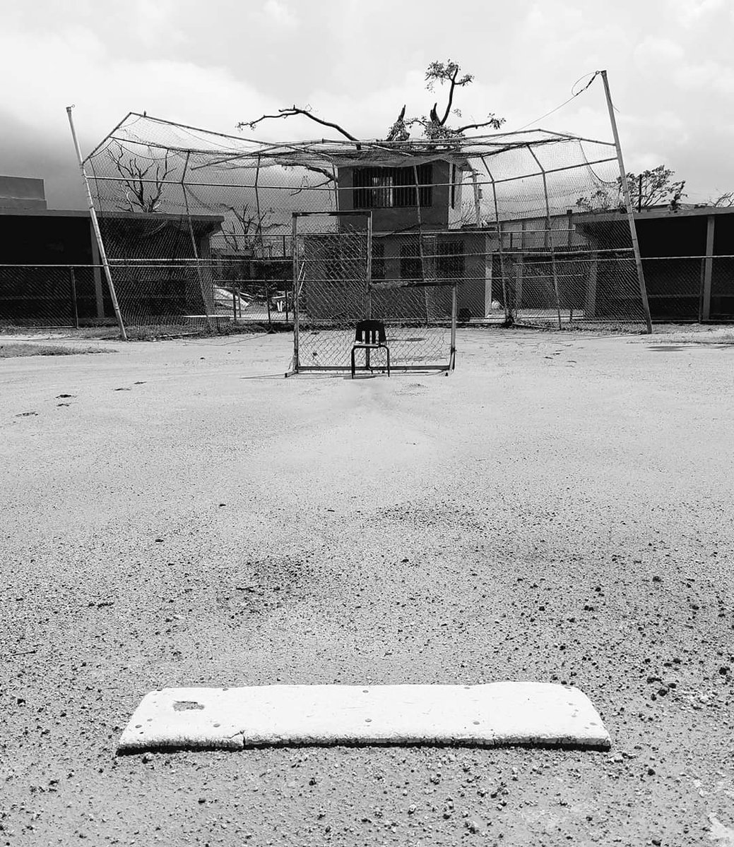 ProspectMark's tweet photo. If you are a baseball person please join the challenge of posting a baseball photo. Just one picture, no description. Please copy the text in your status, post a picture and look at some great memories/pictures. https://t.co/kZVTvrEEuV