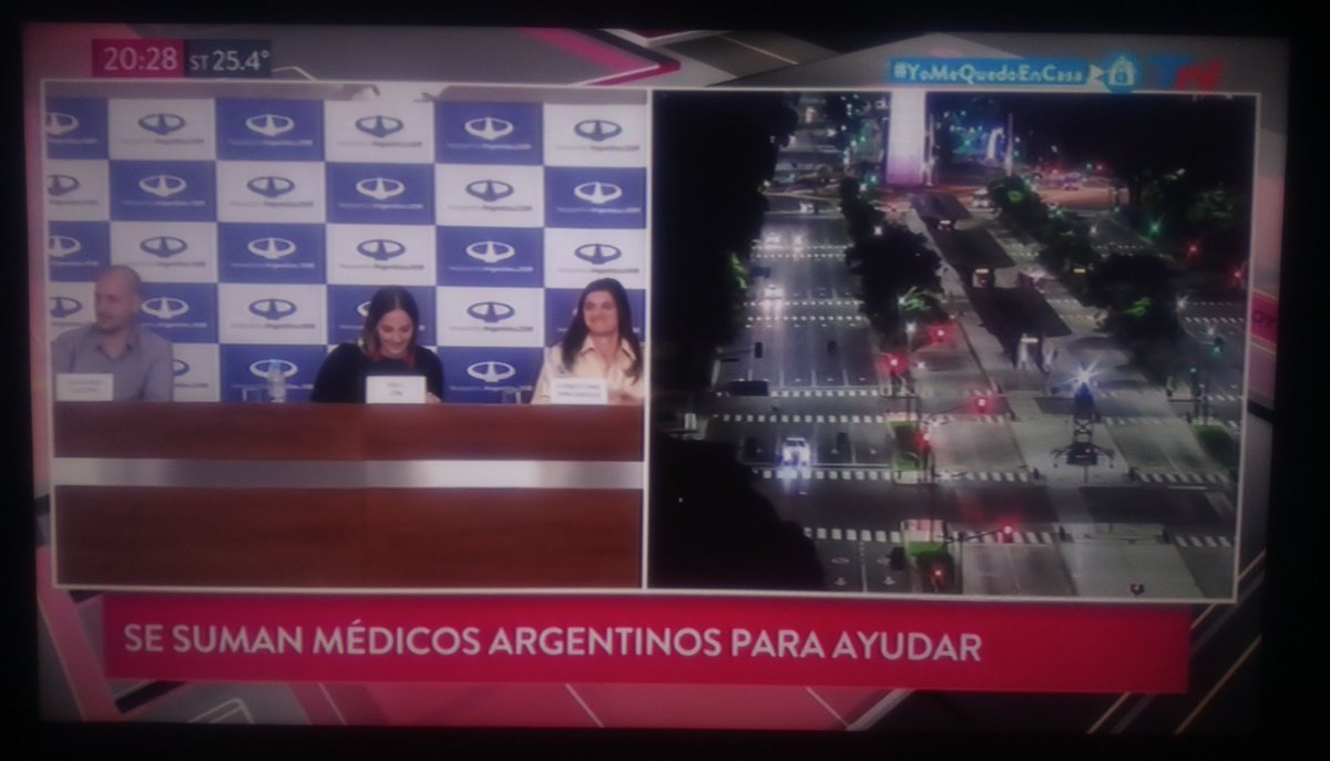 marvin_argento's tweet photo. 140 médicos "autoconvocados" q vienen a colaborar, dando conferencia d prensa y con el banner d aerolíneas argentinas d fondo!
#GratisNada
Favaloro hubo uno solo y por como somos se pego un corchazo en el pecho.
Si hubieran venido por vocación, sin prensa... Hubieran destacado! https://t.co/IcwYfLBscm