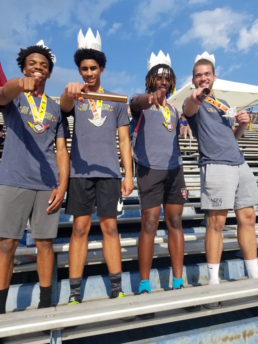sstephenson4ek's tweet photo. @RockfordXC @NVilleGirlsXC @MrORuns @coachtesta @nvilleathletics @CoachRemtema @coachjayjohnson @MilfordXC All American boys shuttle hurdle relay, EK Girls T&F, All American girls shuttle hurdle relay, EK Girls XC. #coachingrocks I challenge @VThomasma @EKTracknField @schalkruns @EK_Distance to the coaching pic challenge. You have 24 hours to post!! https://t.co/6aFxkTmw75