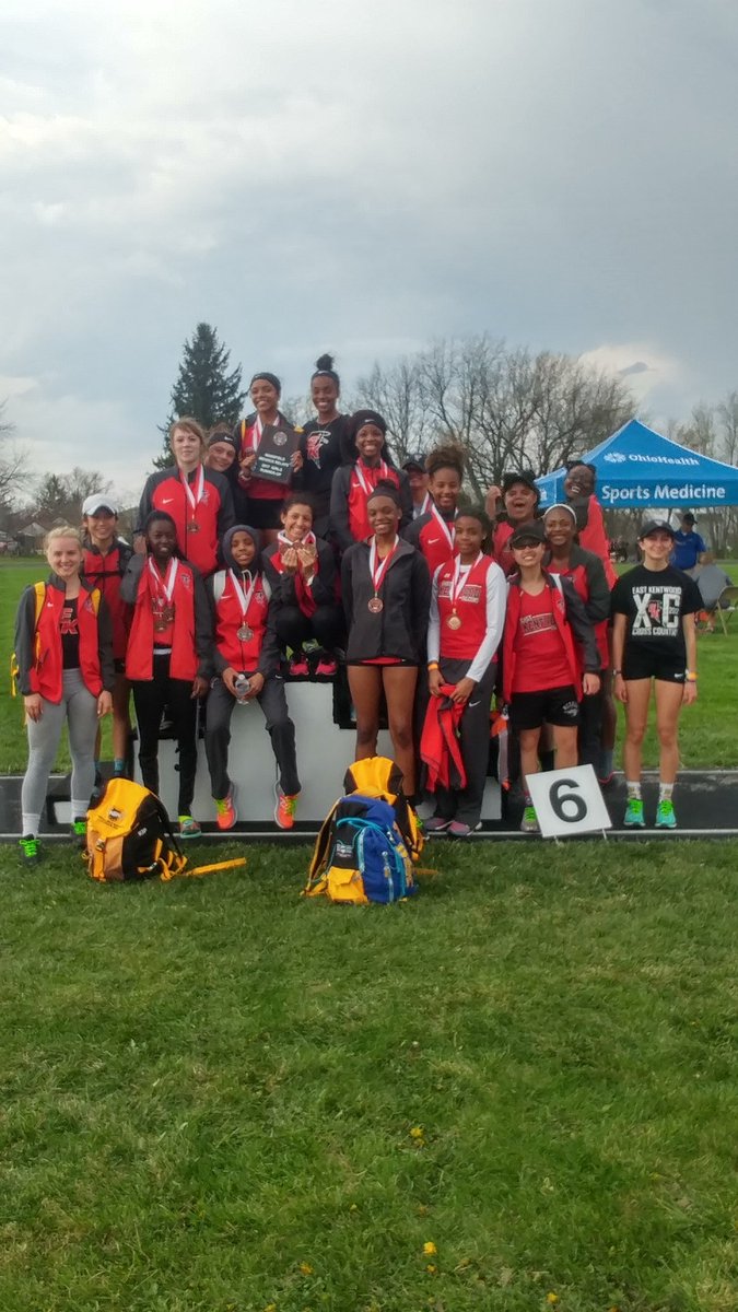 sstephenson4ek's tweet photo. @RockfordXC @NVilleGirlsXC @MrORuns @coachtesta @nvilleathletics @CoachRemtema @coachjayjohnson @MilfordXC All American boys shuttle hurdle relay, EK Girls T&F, All American girls shuttle hurdle relay, EK Girls XC. #coachingrocks I challenge @VThomasma @EKTracknField @schalkruns @EK_Distance to the coaching pic challenge. You have 24 hours to post!! https://t.co/6aFxkTmw75