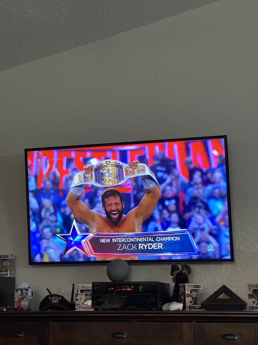 SarahV_Mabry's tweet photo. When you are watching one of the greatest #wrestlmania moments! #WrestleMania32 @ZackRyder #pushzackryder #heisstillhere #whoowhoowhoo #givezackachance #thebro! https://t.co/wg71rKEdSN