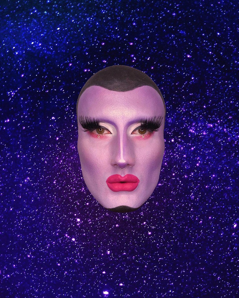 simpledrag's tweet photo. i *wanted* party city for this runway: planet of the capes @RuPaulsDragRace #EvilQween https://t.co/cQZCIn2uVy