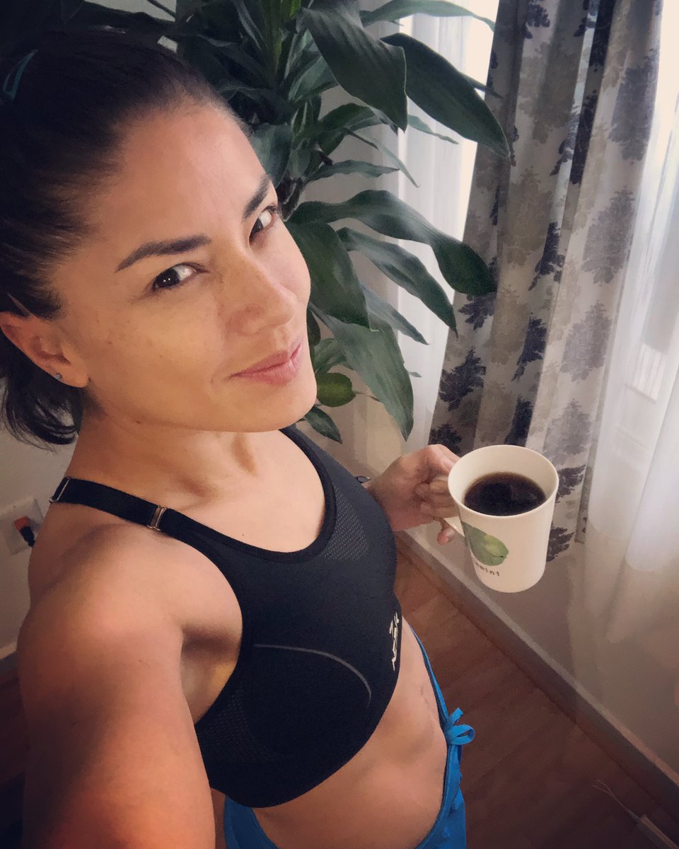 Lorena04pacheco's tweet photo. 🍃 No se trata de correr toda la vida sino de tener vida para poder correr 🍃
#yomequedoencasa #teamnemik #mujeresvalientes🚺 #seatleta #seúnico #extrañolamontaña @yoelegicorrer1 @LoveRunSmile https://t.co/LOkzSLSyrR