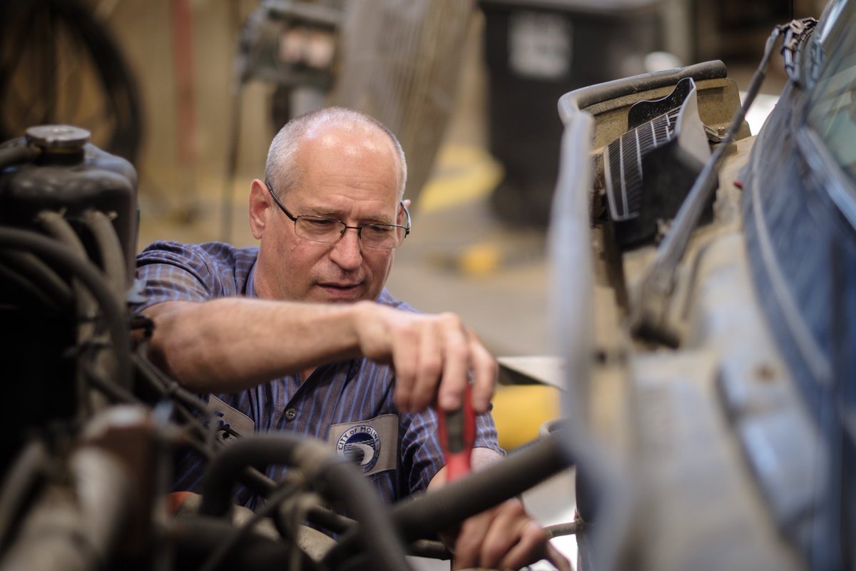 B20Club's tweet photo. During the #COVID19 pandemic, we are reminded of the vital services that essential workers provide in our everyday lives. To the #mechanics, #truckers, #doctors, #farmers, and more, #ThankYou for keeping this great nation running while we practice #SocialDistancing. #FueledByHope https://t.co/xdtlI2glvT