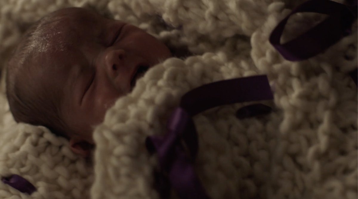 there’s something oddly poetic about light (emma) entering the world as darkness (regina) seeks to destroy it.