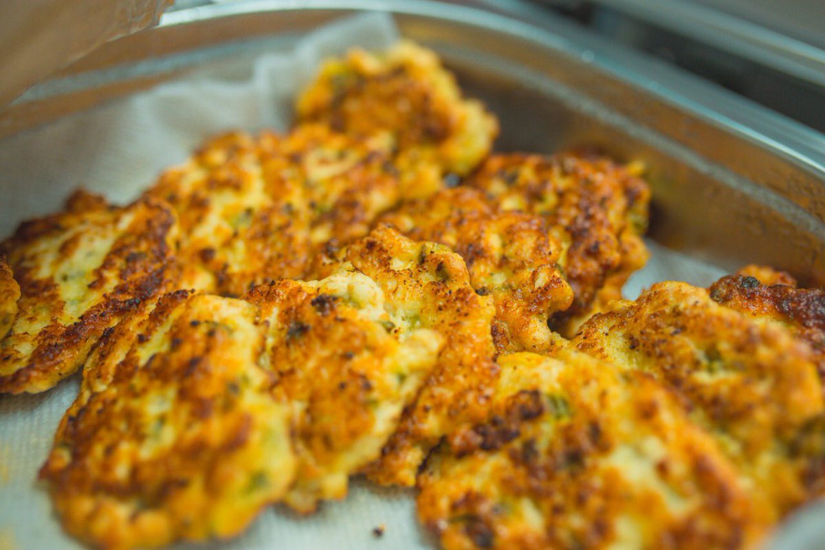 CateringRnb's tweet photo. “Let food be thy medicine and medicine be thy food” - Hippocrates. Contact us to order from our Appetizer Menu. 📸: @photography_jmc
#rnbcatering
#food
#foodforthesoul
#foodmadewithlove
#deliciousfood
#qualityfood
#cheesychickenfritters
#locallybased
#localcuisines https://t.co/J16rGeQJ5N