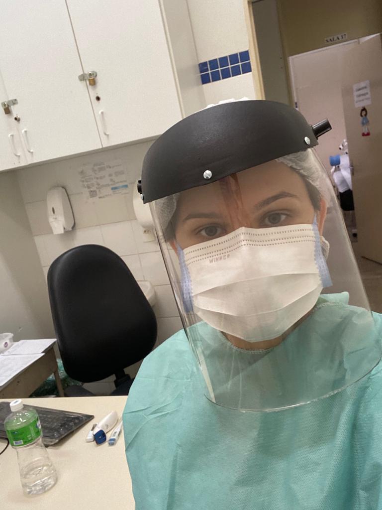 HildeuGuilherme's tweet photo. Minha irmã: semana passada, segunda e sexta. #Gripezinha #DeusProteja #profissionaisdasaúde https://t.co/JJ8N8KEkZg