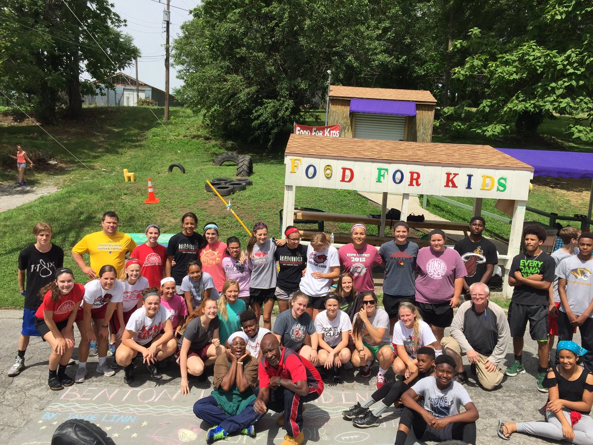 I accept the coaching challenge from <a href="/mgirres14/">Mitchell Girres</a>. Once you are nominated you have 24 hours to respond and nominate 4 other coaches to post a pic of them coaching. <a href="/CoachJillNagel/">Jill Nagel</a> <a href="/cori_elms/">Cori Elms</a> <a href="/coachglennLHS/">Lisa Glenn</a> <a href="/gbelcher1/">Gary Belcher</a>