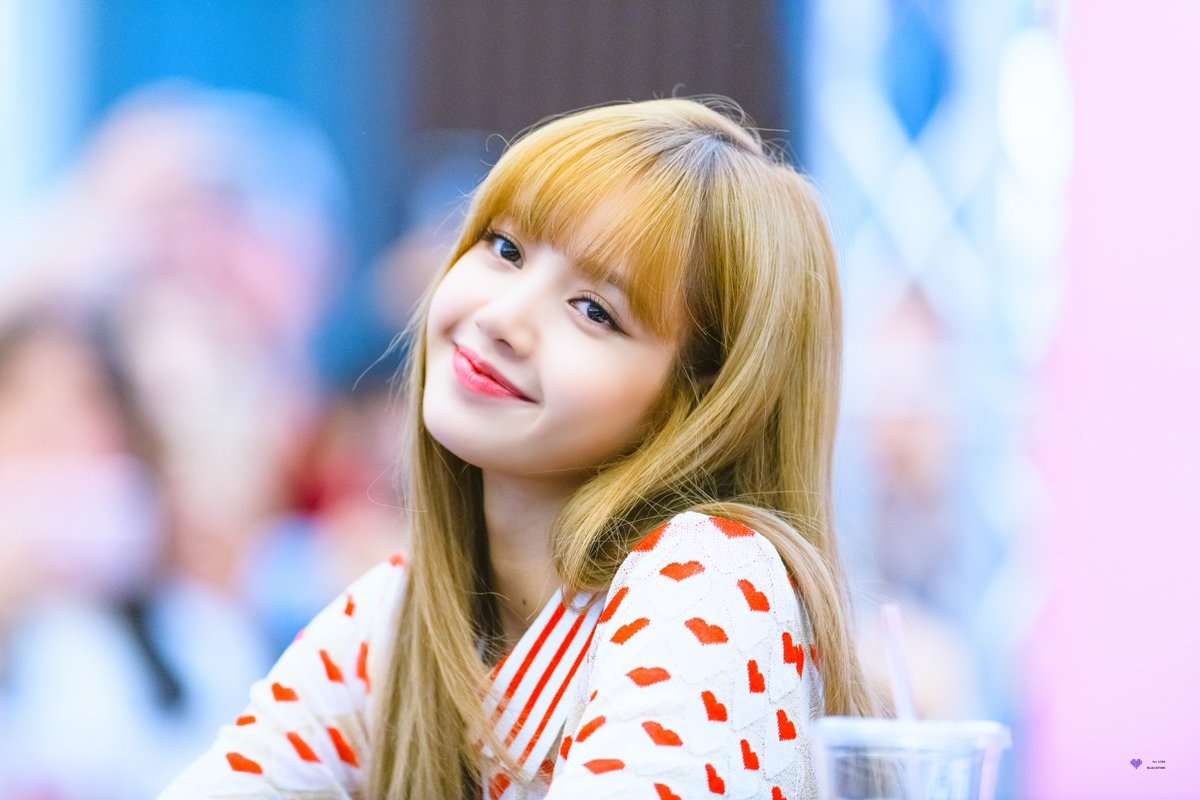 Bubbly_Lalisa's tweet photo. "I appreciate my group/friends for always being there for me." #OpenRP #BlackPinkRP #LisaRP #KpopRP #jisoorp #roséRP #jennierp #cuterp #RomanceRP #YuriRP https://t.co/KaMSlzvyIM
