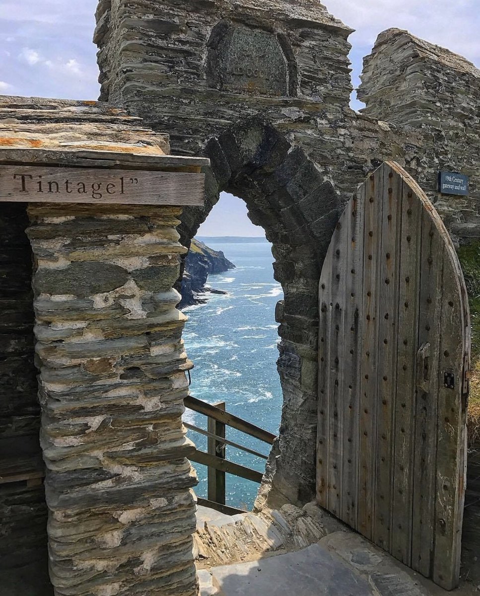 Immerse yourself in history, myths and stunning scenery at Tintagel Castle set high on Cornwall's rugged north coast.⁣
⁣
☀️ <a href="/kernowliving/">Kernowliving</a> ☀️⁣
⁣
#Altido #StayAltido #ALifeThatIDreamOf #EuropeanHoliday #BookDirect #VacationRental⁣