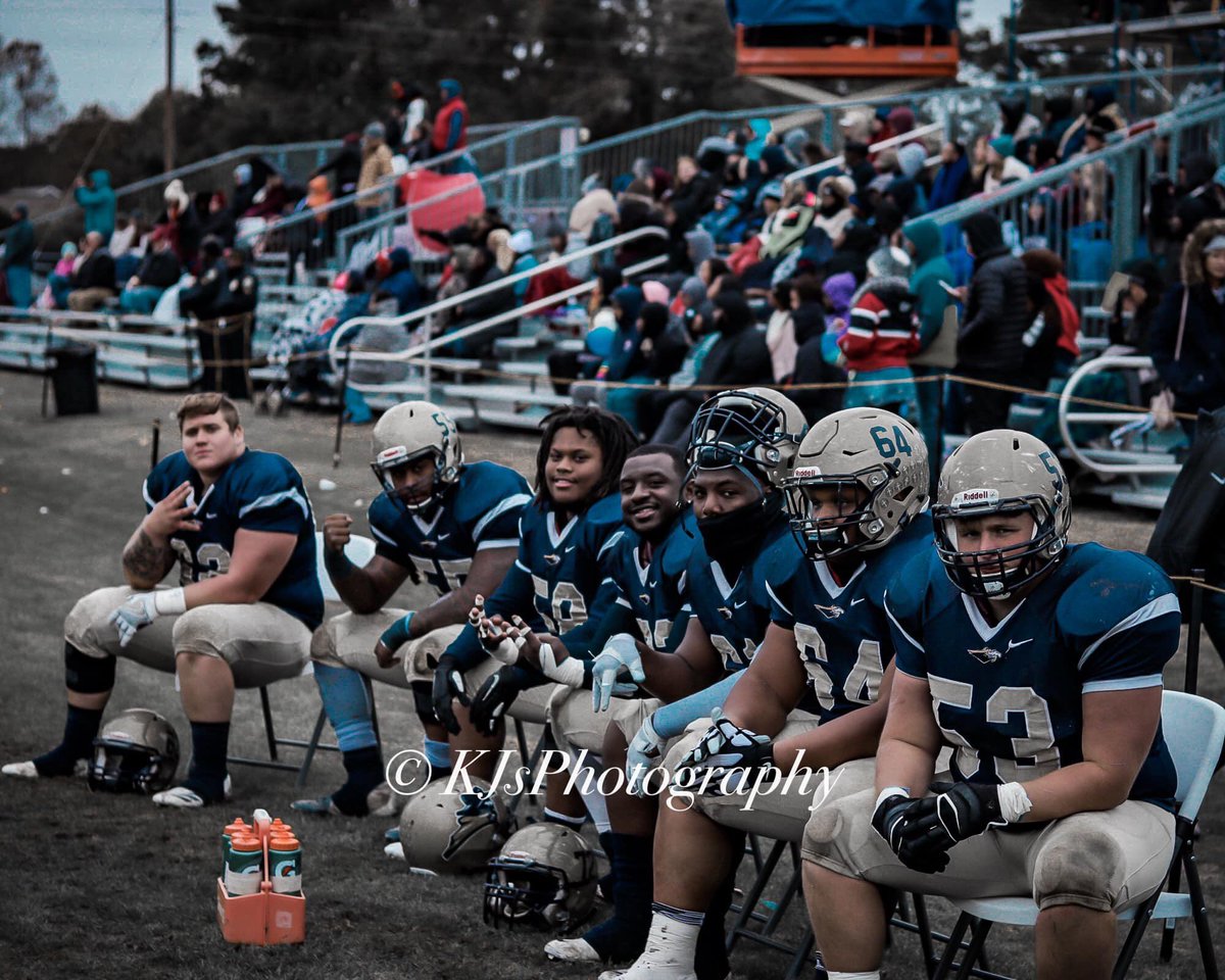 yahhwayydre's tweet photo. From the first time Released to full Contact until the last Game Had No regrets learned alot Grew a lot Now on to a New Chapter 🏈 #AllAbputtheW #layTheTracks @CoachMattKeith @Coach_Filkovski @TJ_McFadden62 @coachcake2020 @BigNasties https://t.co/vuE7EynW43