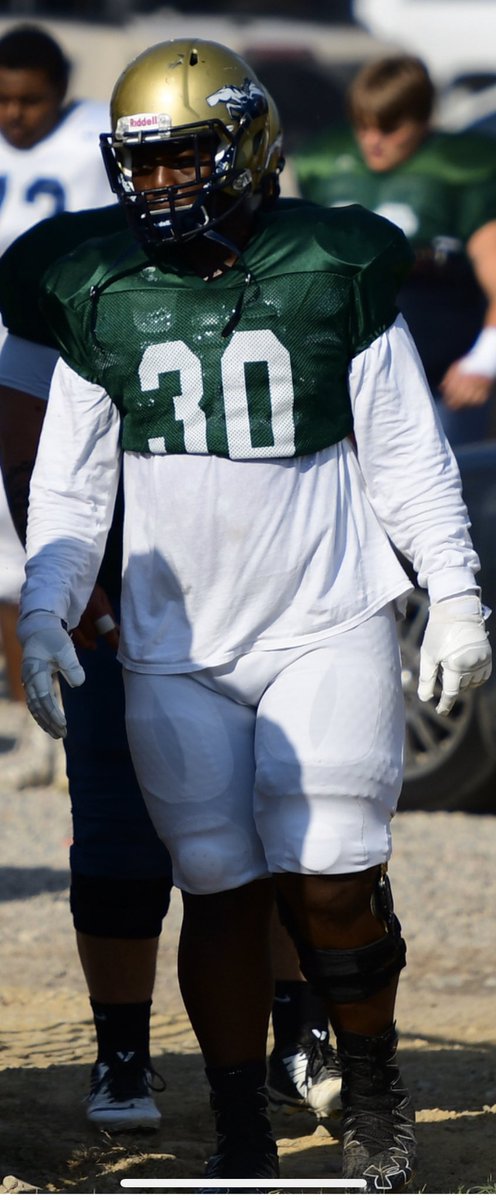 yahhwayydre's tweet photo. From the first time Released to full Contact until the last Game Had No regrets learned alot Grew a lot Now on to a New Chapter 🏈 #AllAbputtheW #layTheTracks @CoachMattKeith @Coach_Filkovski @TJ_McFadden62 @coachcake2020 @BigNasties https://t.co/vuE7EynW43