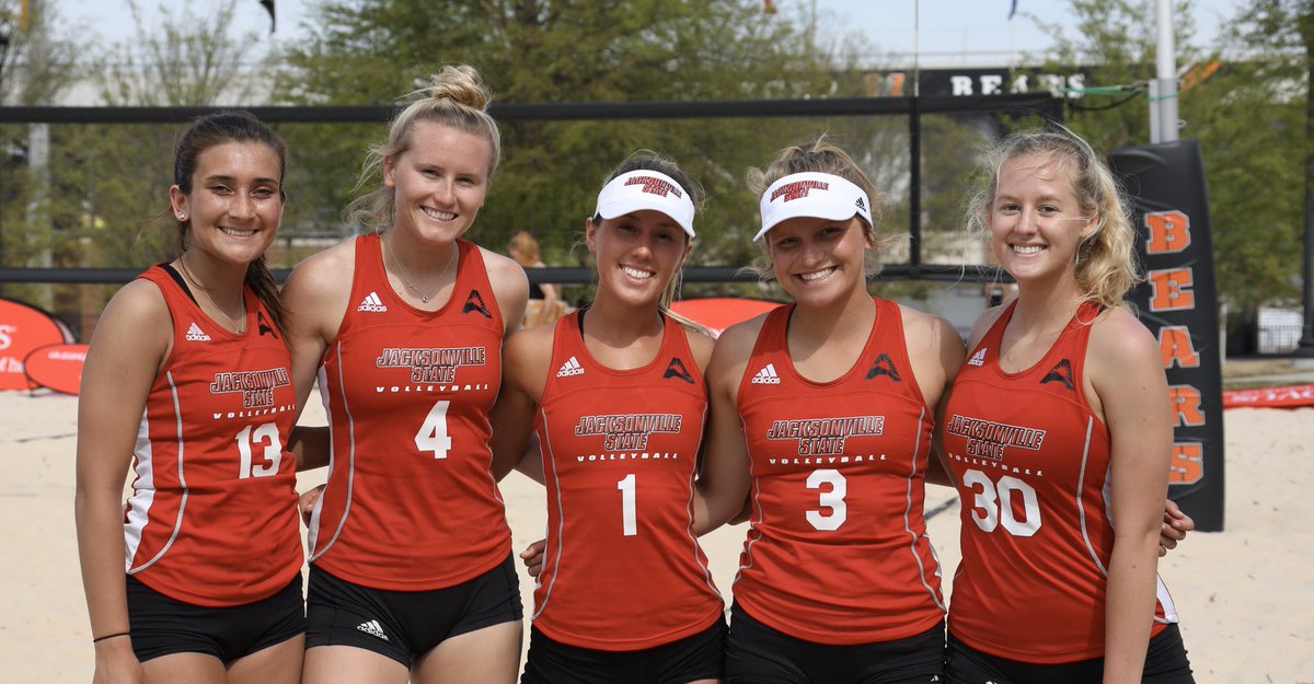 🏐⬅️➡️ 🏐⬅️➡️ 🏐⬅️➡️🏐
Keeping our distance now so we can be back together later!