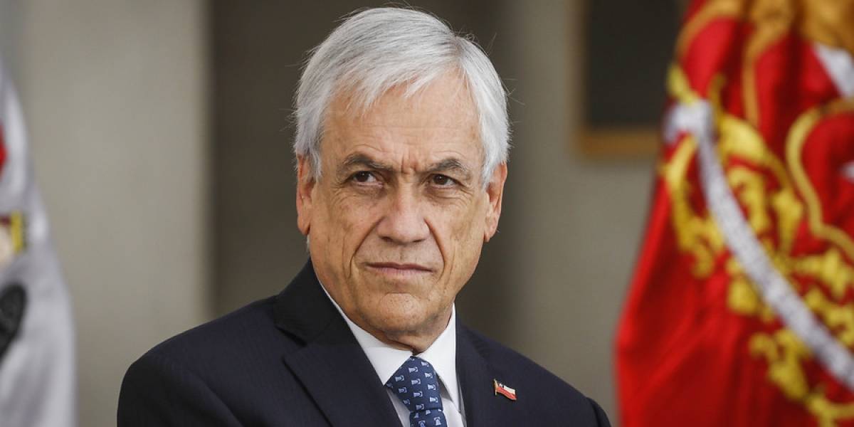 PublimetroChile's tweet photo. Piñera en picada contra autoridades locales y parlamentarios: "Hay alcaldes que se quejan por todo" https://t.co/nc0Nq4duTc https://t.co/PUWC0RWbPE
