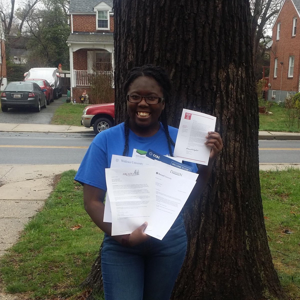 PikesvilleHighSchoolAVID tweet media