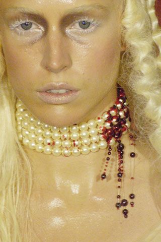 cut throat pearl necklace 