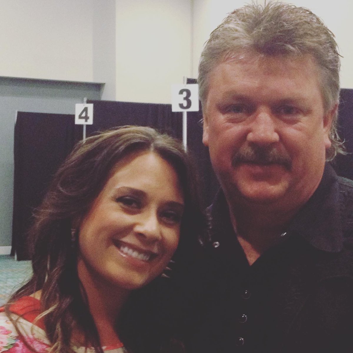 amberhayesmusic's tweet photo. Growing up in the 90’s in Oklahoma, Country Music didn’t get much better than Joe Diffie. It was a treat to get to meet my fellow Okie &amp; share these thoughts w/ him. It’s sad to hear about his passing. I’m thankful we have such great songs to remember him by. https://t.co/CjAH9oEd0a