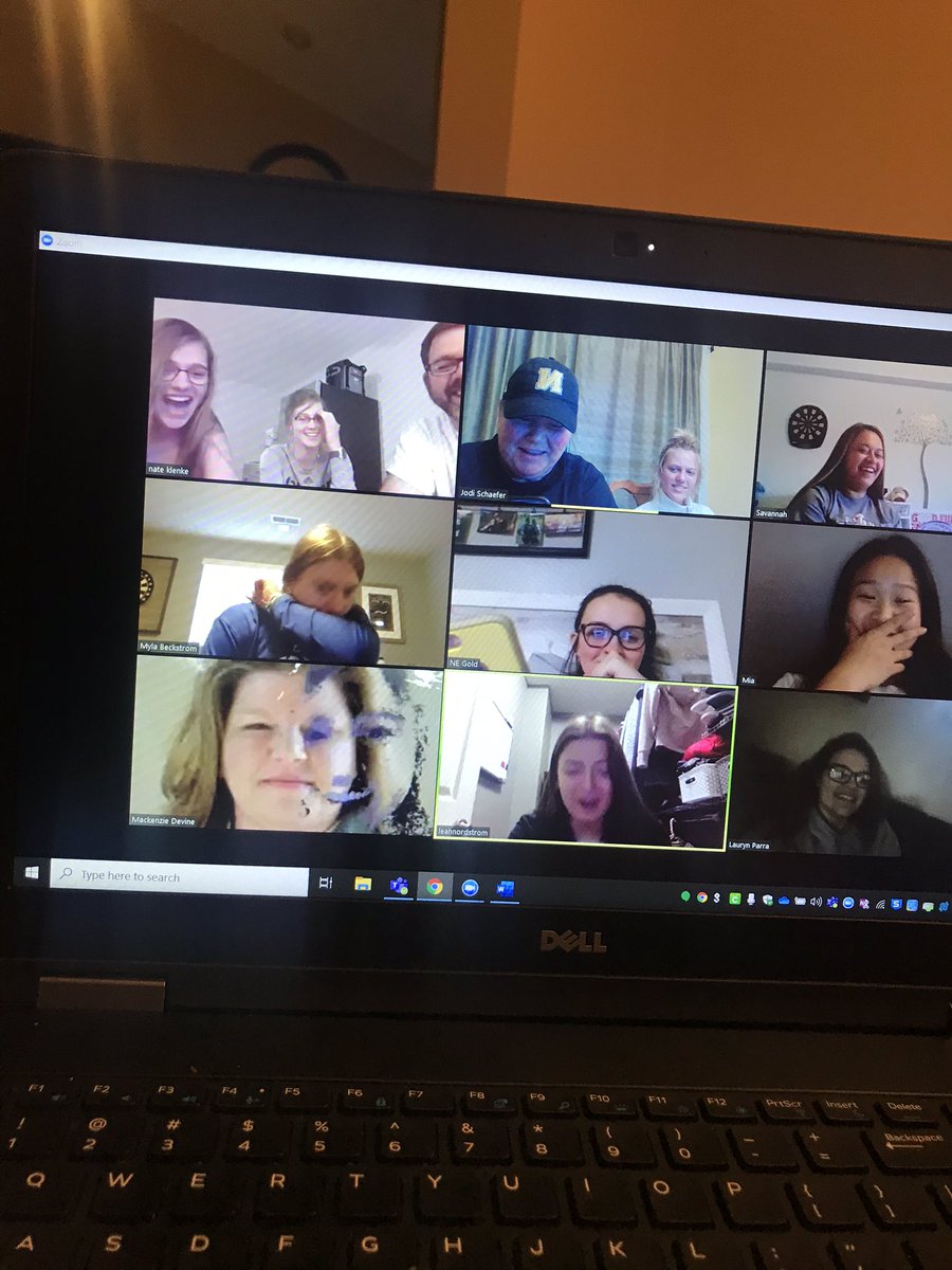 NeGold18uSchaef's tweet photo. I knew I missed softball, my close friends even check on me often to make sure I am ok ๐...but I didnโt realize how much I missed my team until tonight! Kicking off 6-week โBrain Timeโ virtual sessions! Love you, Gold! #mackisajokester #facemerge #rollgold https://t.co/JeJUuV8sou
