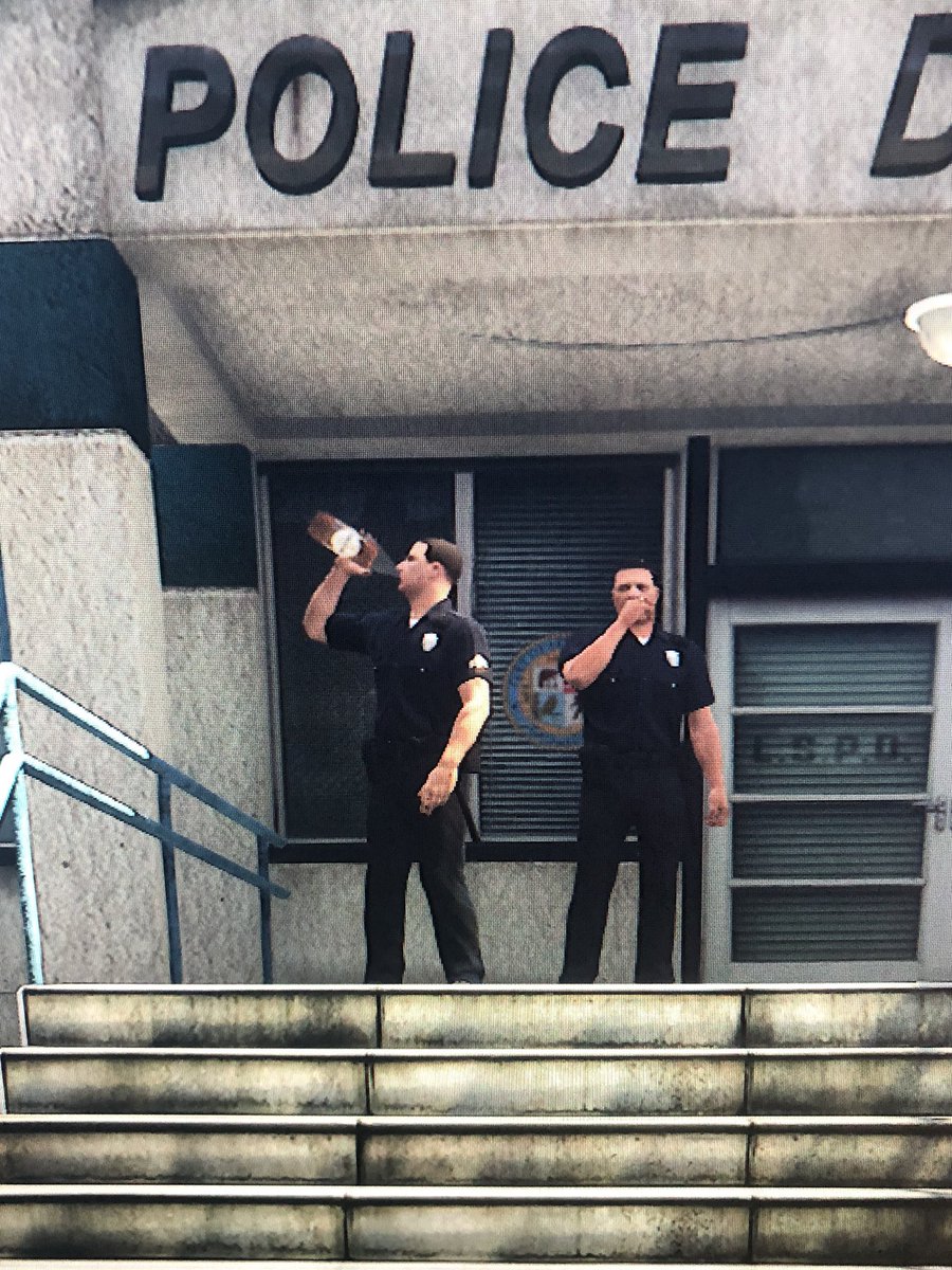 throbak1991's tweet photo. bro? on the Job tho lol cmon man my mods on PC B Buggin I’m tryna be a good police officer and my boys doin this 😂 #LSPDFR #GTAV #ragepluginhook https://t.co/Qlaj3y9Ny1