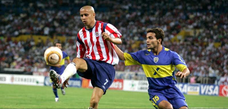 JFGiaccardi's tweet photo. Rojiblancos, cuál ha sido su gol favorito en la historia de nuestras @Chivas? Por jugada, por significado, por trascendencia, da igual, es el que más les guste...

Empiezo: el del @BOFO_7_ vs Boca de la Libertadores 2005

#QuédateEnCasa https://t.co/apZmzvW3ut