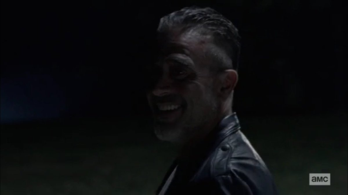 C_Hernandez0's tweet photo. o berro q eu dei com a cara de deboche do Negan #TWD10naFOX parece q o jogo virou, não é msm Daryl? https://t.co/PIExVS6PNo