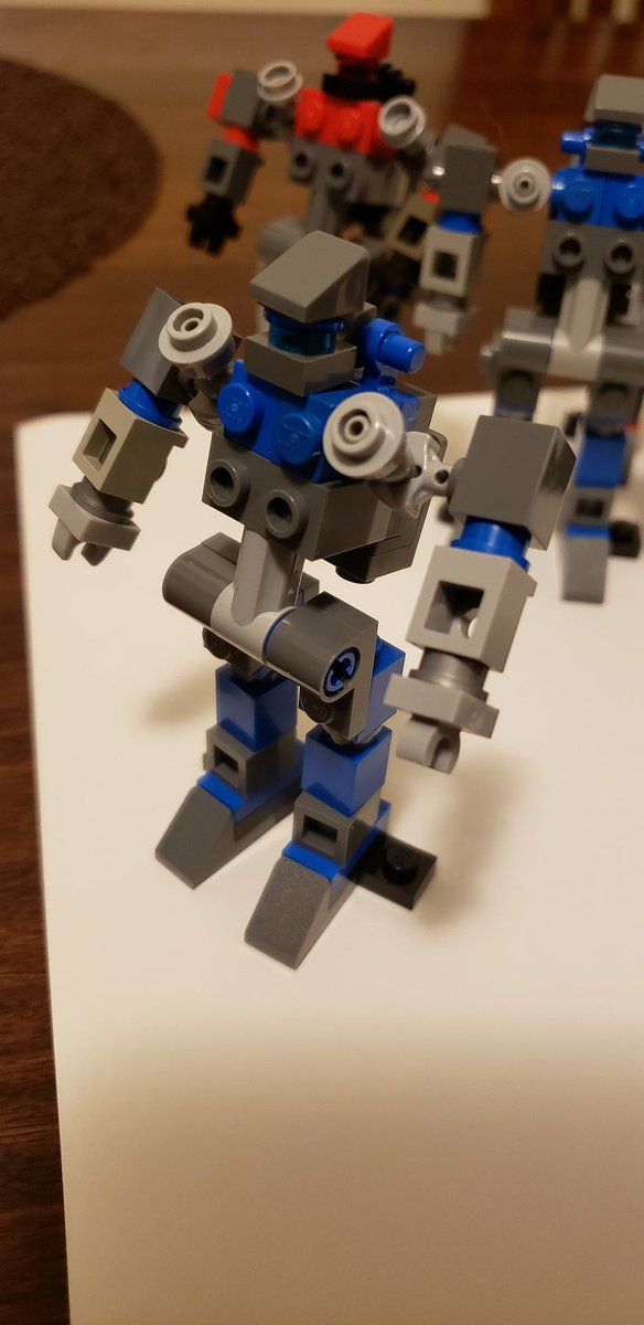 tornotlukin's tweet photo. Re-read Mobile Frame Zero. It inspired me to try a build. It was nice  to be analog for a few days. These are yet unnamed base units. #mobileframezero https://t.co/PIAaun5vx4