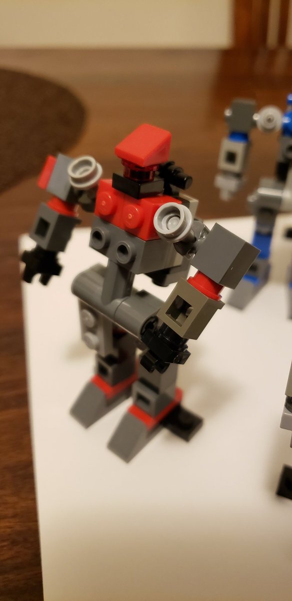 tornotlukin's tweet photo. Re-read Mobile Frame Zero. It inspired me to try a build. It was nice  to be analog for a few days. These are yet unnamed base units. #mobileframezero https://t.co/PIAaun5vx4