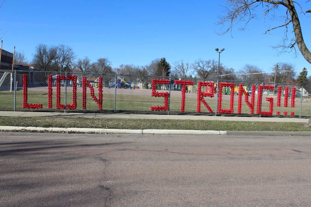 lisaheckenlaib1's tweet photo. #lfwlions #SDDOE It was great to see our Longfellow Elementary Families at the LO Wave Parade today! We miss you all so much. Thank you to the First Responders for leading our parade route. We appreciate you!
LION STRONG!!! https://t.co/8OJNbLGlFN