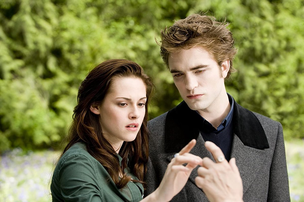  #TheTwilightSagaNewMoon (2009) SOCIAL DISTANCING literally.... also soundtrack is 