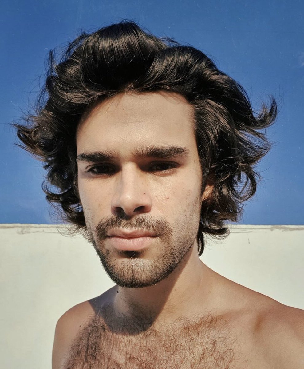 Terça-feira tem live de novo! 19:00 no meu perfil. Quero ver todo mundo lá porque já to com saudades. Instagram.com/zeibarra