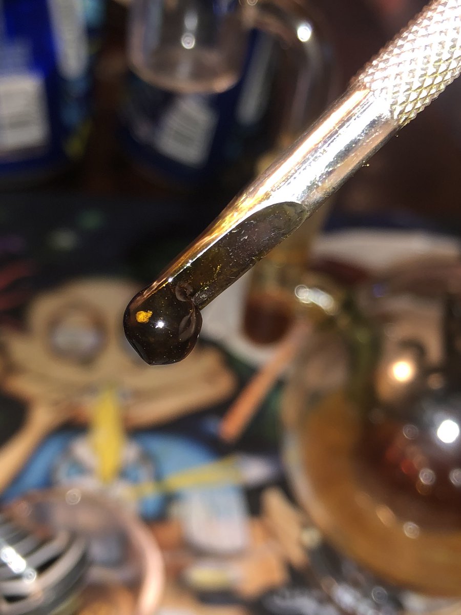 Sallyyboyy's tweet photo. So bored taking Star Wars themed dabs ๐ #Lightside #Darkside #Dankside https://t.co/HrkIButPQZ