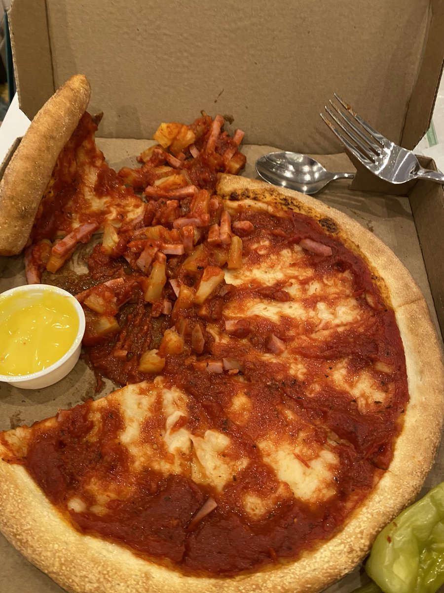 goldfisch5's tweet photo. All I wanted was a freaking pizza. @PapaJohns Thanks for whatever this is https://t.co/bYC3dwIZvn