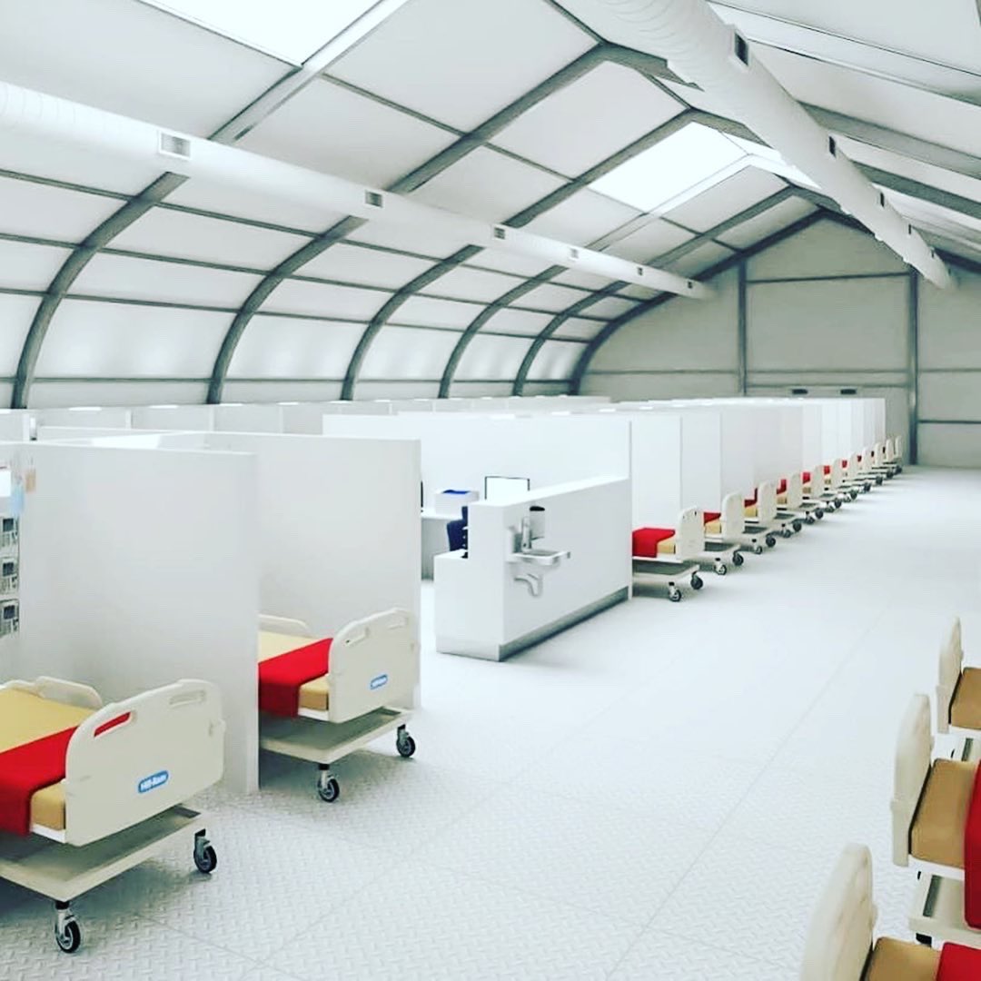 SprungCorporate's tweet photo. This 8250 sq ft Sprung hospital structure left Calgary at 2 pm today bound for Burlington, Ontario by rush team shipment. When erected over the next week, BLT Construction  will outfit this emergency structure with 100 urgently needed hospital beds. #COVID19 #BeatTheVirus https://t.co/sXxgNPWK6E