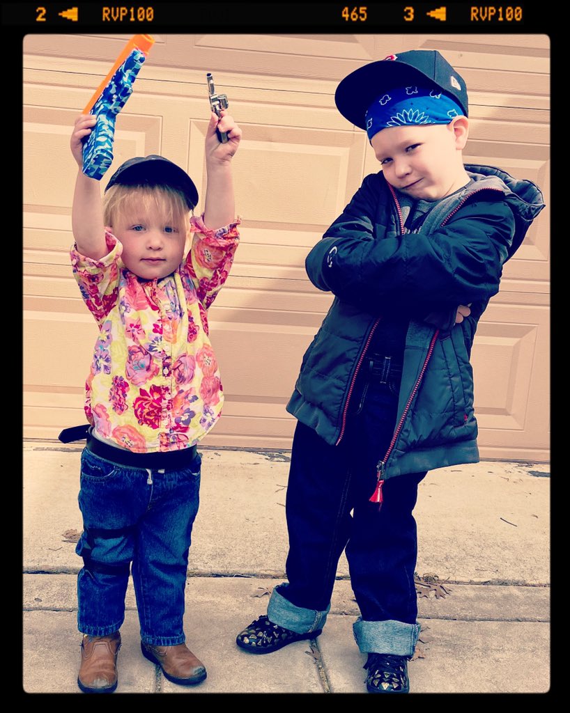amb0827's tweet photo. Baby Joe Exotic and Little Jeff Lowe https://t.co/Pz7pza5jzr