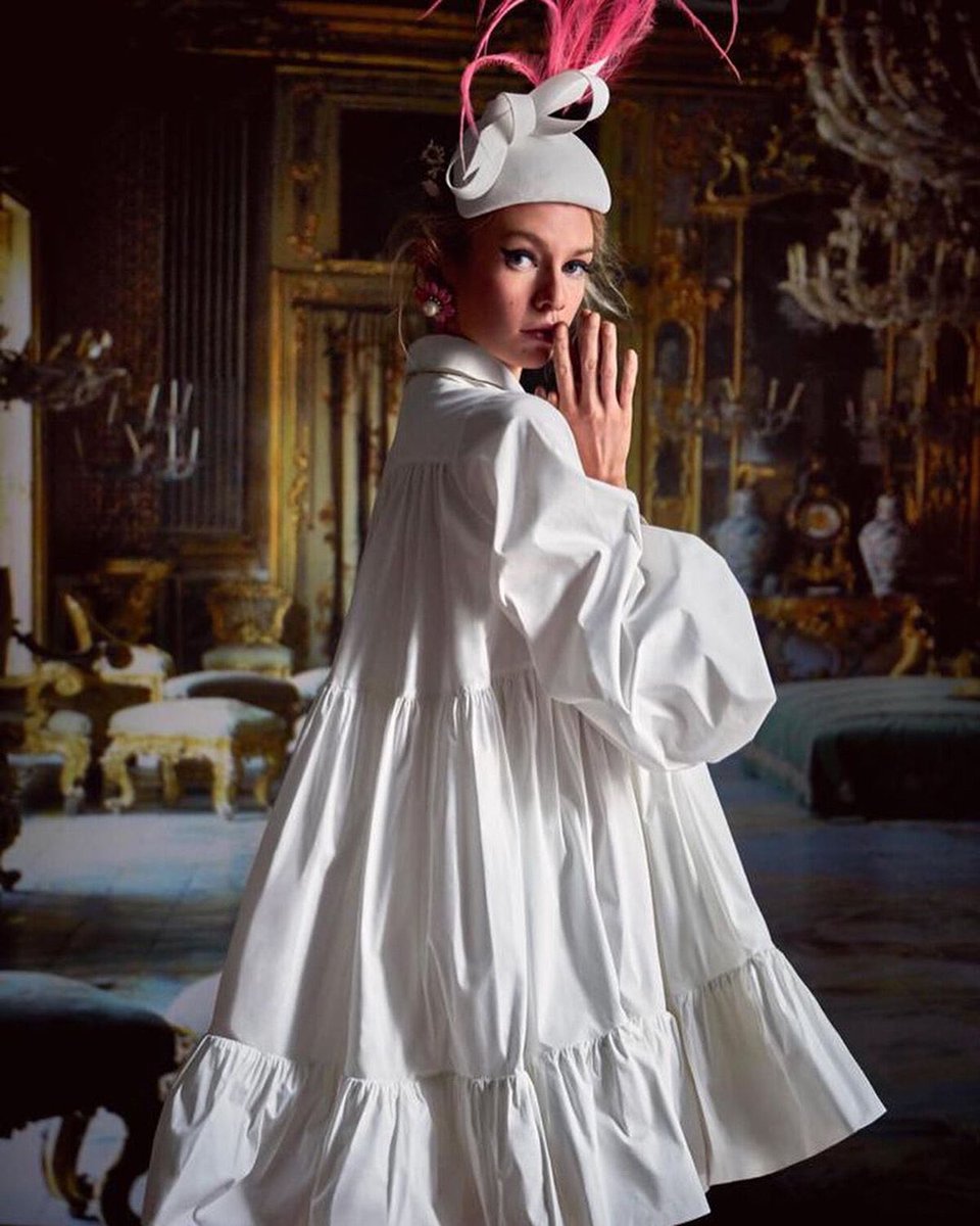 4ngelVazquez's tweet photo. Stella Maxwell en @MaisonValentino para Vogue Japón, mayo 2020 #Editoril x Giulio Rustichelli https://t.co/w05frtNFED