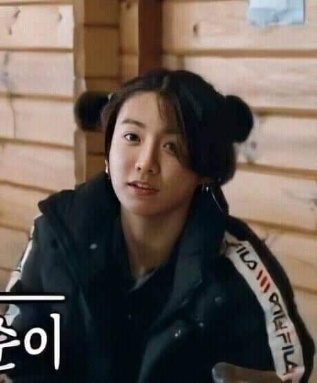 MichiPark5's tweet photo. I just want to ask if what spell you're  using to summon this man with two personality coz' i really miss him so much😢😢😢💜💜💜
#findingkookie
@bts_bighit 
@BTS_ARMY 
@BTS_twt https://t.co/P92IBi8pfa