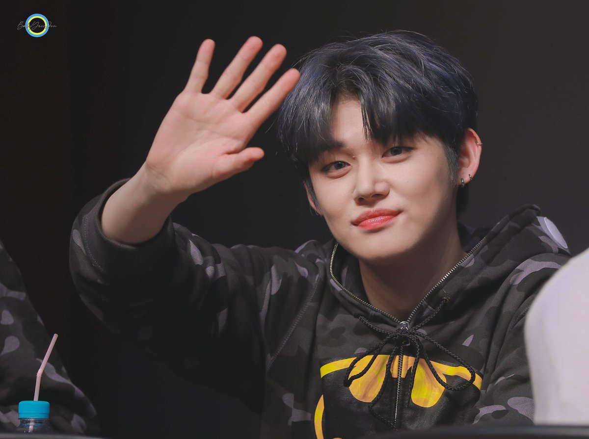BABYYEONJUNN's tweet photo. 190426

@TXT_members
 #연준 #최연준 #YEONJUN #MOA
#투모로우바이투게더 #TOMORROW_X_TOGEHTER #TXT https://t.co/zKyk9fSK1H