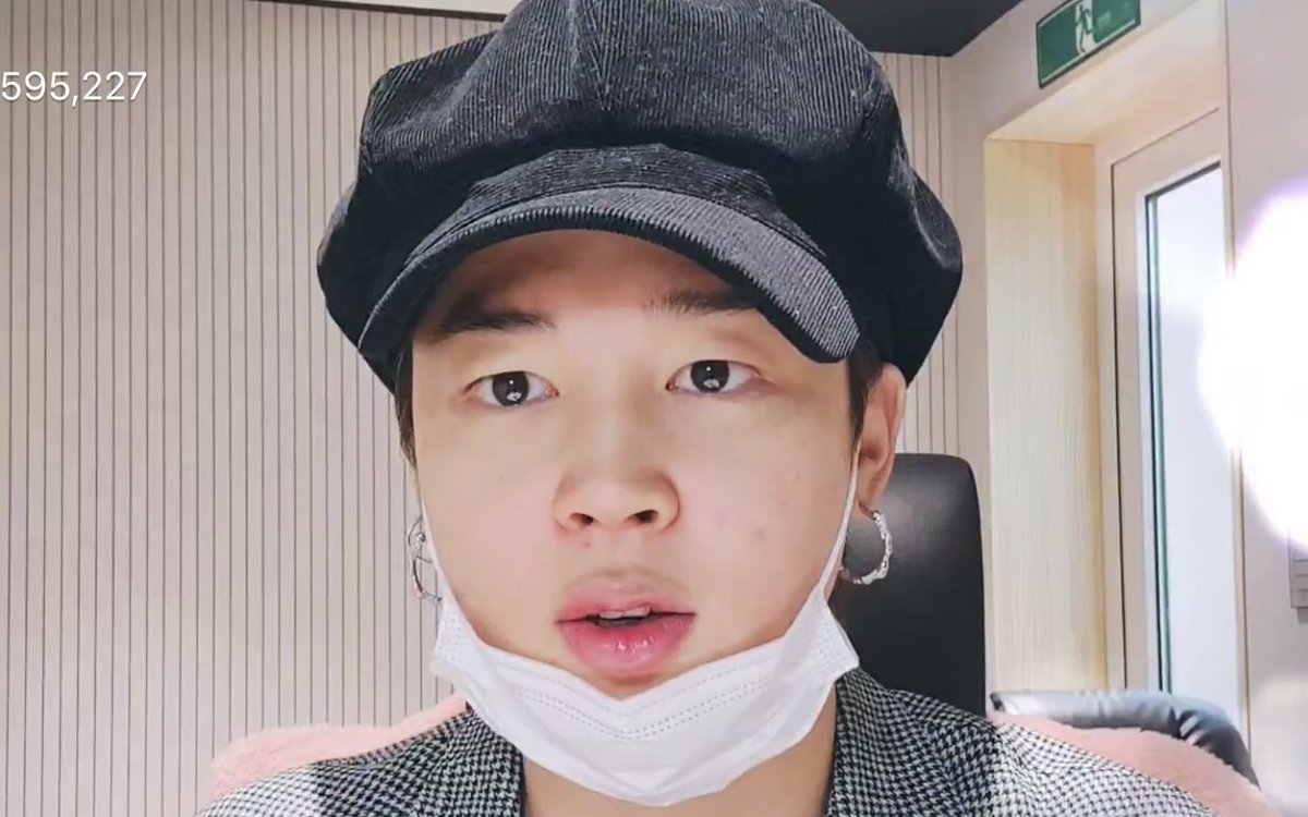 Jimin said he is completely no make-up today but he got some pimples, one of them is on his philtrum. @BTS_twt 0330