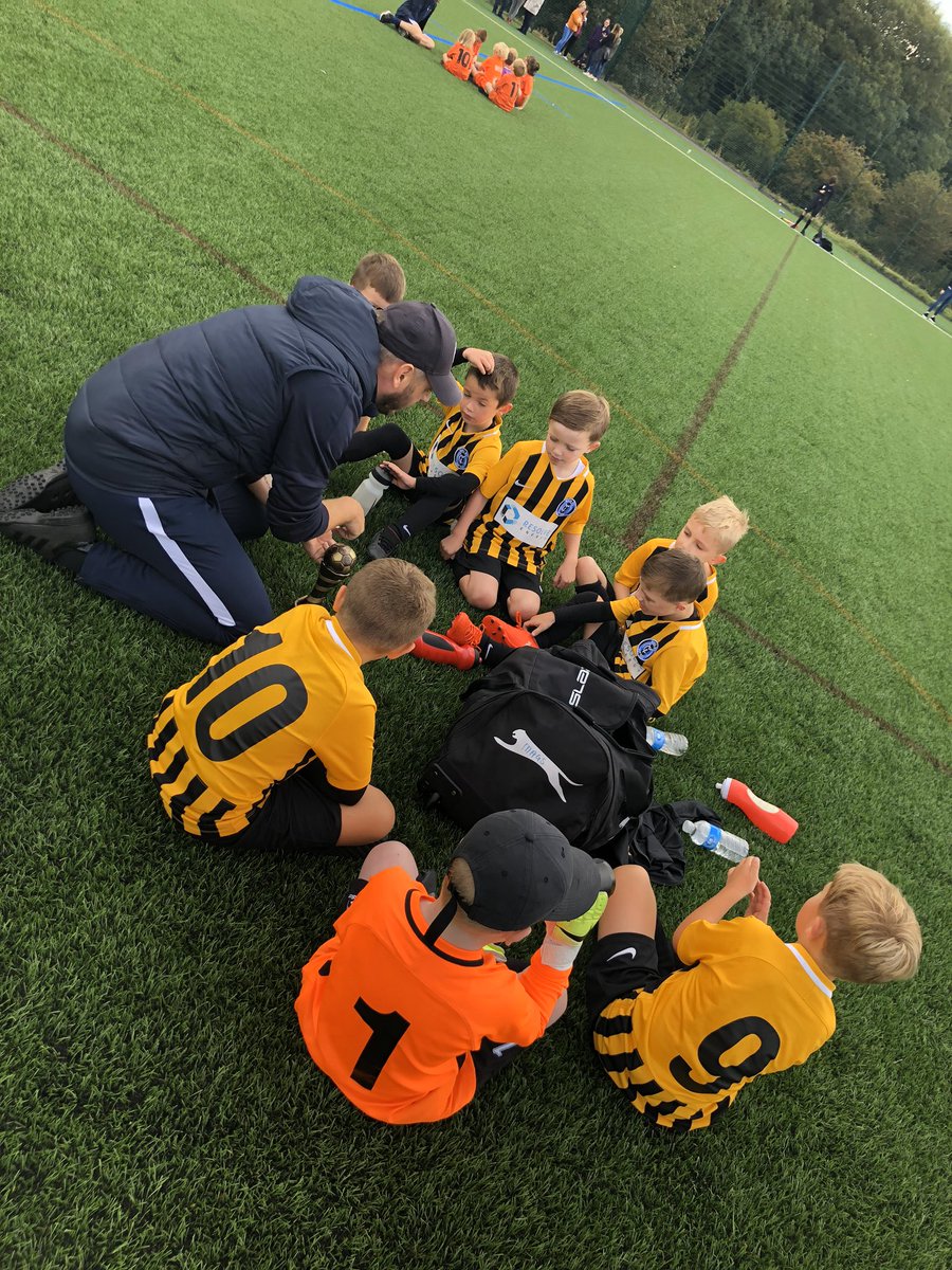 Challenge accepted thans @WooltonStefano Once you are nominated you have 24hours to respond or you donate £20 to charity, you need to nominate 4 coaches and post a picture of you coaching-I nominate @MagsAthletico @DWAcademy2019 <a href="/andrewstevouk/">andrew stevenson</a> <a href="/magsfireu7/">Mags-FireU7</a>