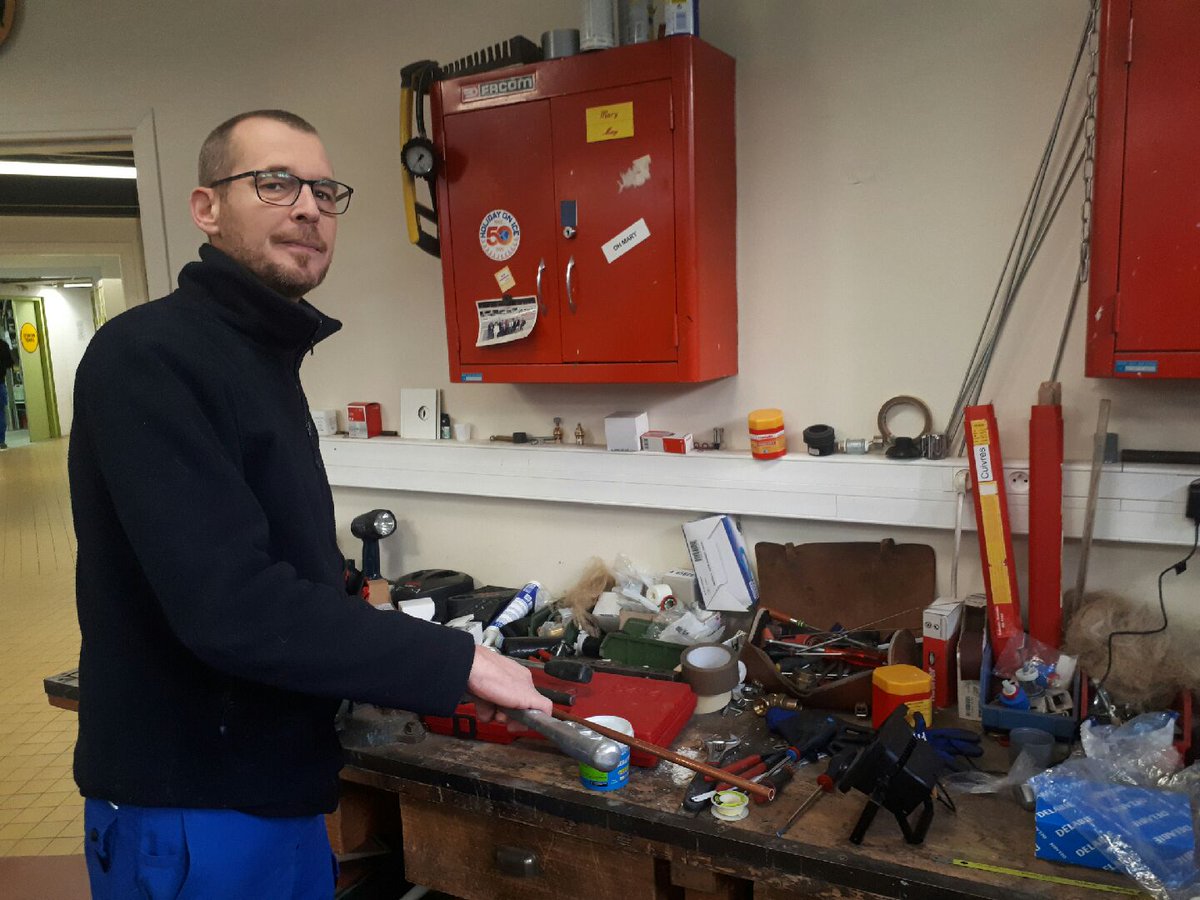 #COVID19 #coronavirus Gaël, plombier à l’hôpital <a href="/SaintePerine/">Hôpital Sainte-Périne AP-HP</a> <a href="/APHP/">Assistance Publique – Hôpitaux de Paris (AP-HP)</a>, assure en coulisse et sans relâche la maintenance préventive avec ses collègues électricien et serrurier pour garantir le bon fonctionnement des installations techniques. Merci à eux 👏❤️