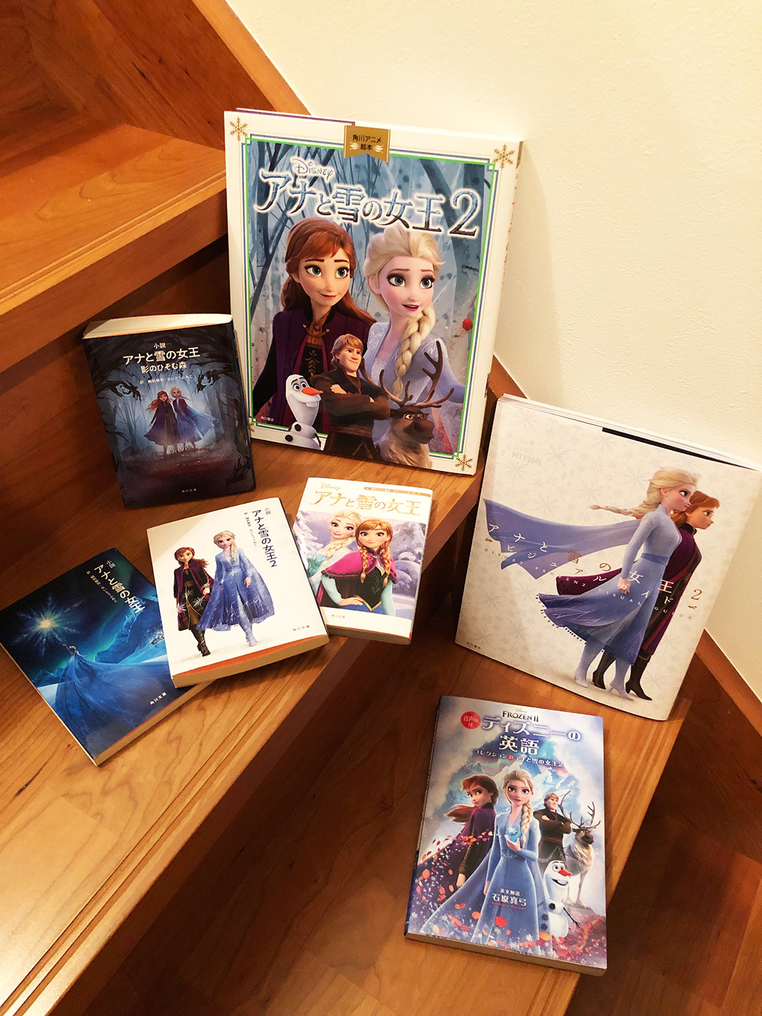 توییتر ショップディズニー در توییتر あの感動をもう一度 アナと雪の女王２ 関連書籍販売中 角川アニメ絵本 小説 英語本 ビジュアルガイドが登場 ビジュアルガイドは Amazon限定のファインアート付き 3パターン も見逃せない アナ雪２ をもっと知り