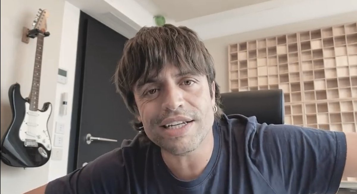 amicsdelesarts's tweet photo. Què us va semblar l’episodi 3 d’Atrapats Aquí? Nosaltres vam complir el somni d’entrar a @OT_Oficial sense passar pel càsting. Gràcies @ManuGuix per deixar-te invocar a Atrapats Aquí T01E03 Manuhey! https://t.co/2Y50tNIGMu https://t.co/GW6KMcoVQr