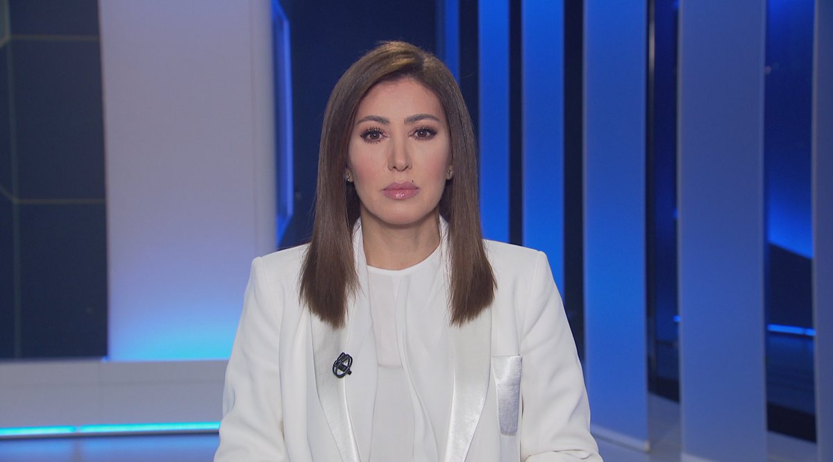 الزميلة #فيروز_زياني وبعد أن أخذتكم إلى #ووهان التي كانت مركزاً لانتشار فيروس #كورونا في حلقة الأسبوع الماضي ، ستصحبكم في حلقة جديدة اليوم من #للقصة_بقية إلى #لومبارديا الإقليم الموبوء في #إيطاليا .. تابعوها اليوم الساعة 22:05 بتوقيت #مكة 19:05 بتوقيت #غرينتش على شاشة #الجزيرة