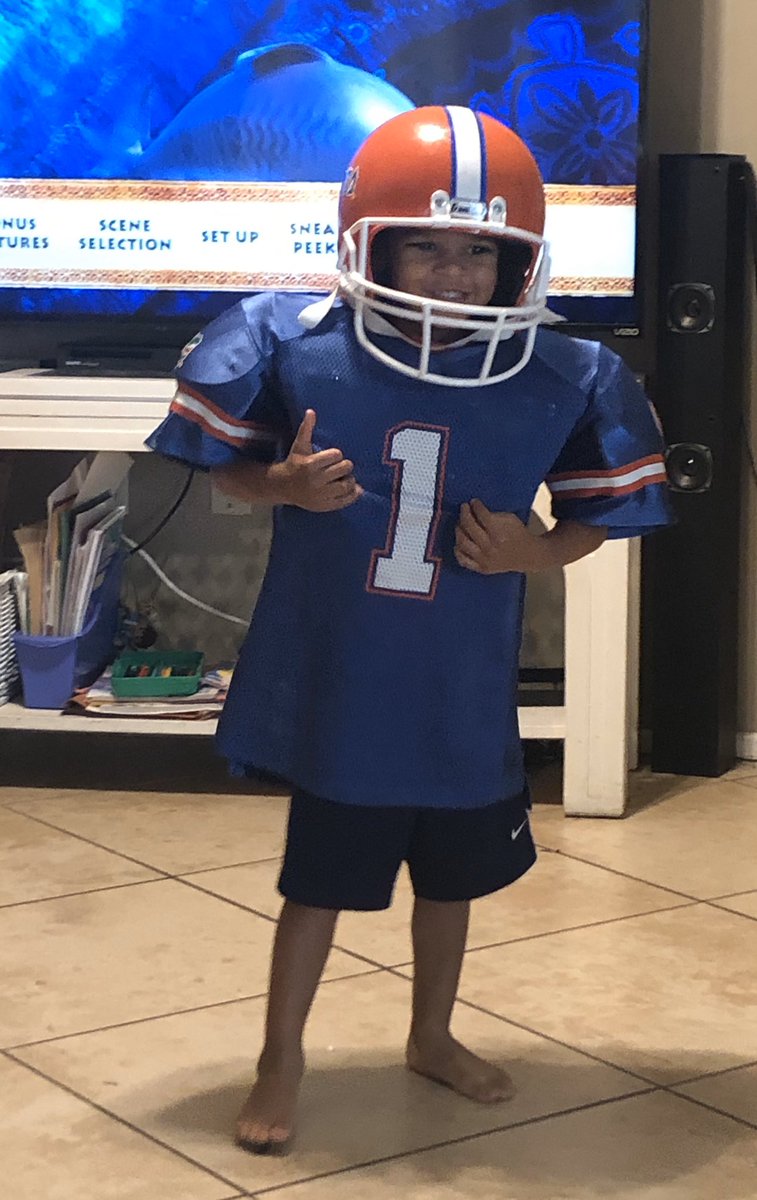walkerburdick's tweet photo. Iβll share after pictures in 15 years #GatorNation #GoGators #walkerlee https://t.co/UREsc09u6K